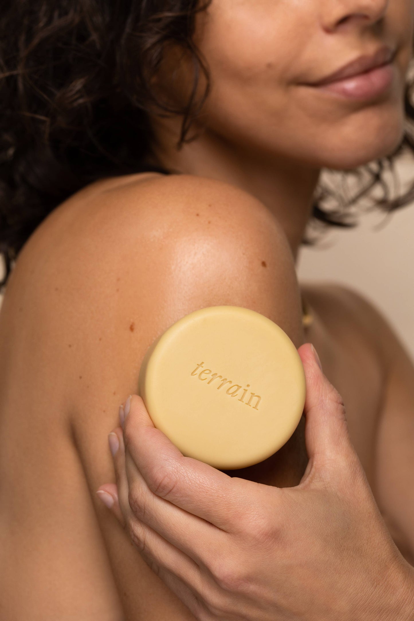 Terrain Brazilian Botanicals - A B R A Ç O Nourishing Lotion Bar with Murumuru and Cocoa